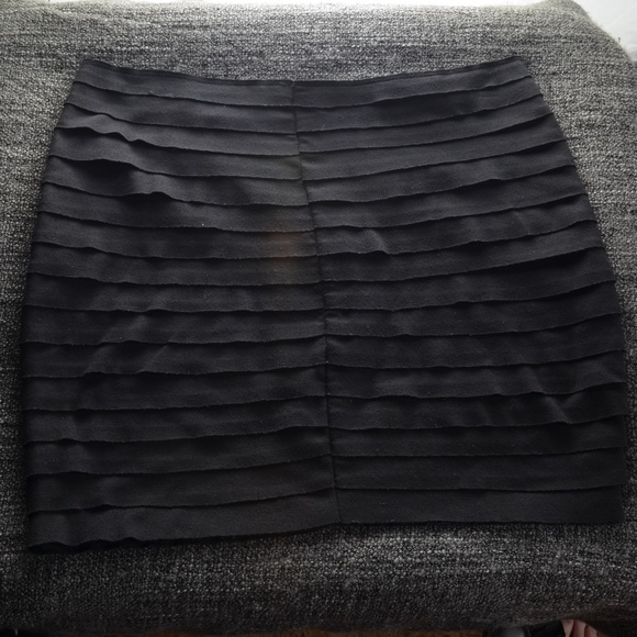 Wet Seal Zipper Skirt - Picture 4 of 4